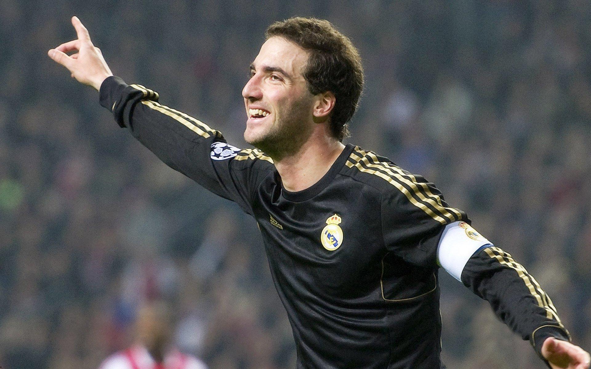 巴黎新星陷围攻困局 主帅激进用人引质疑