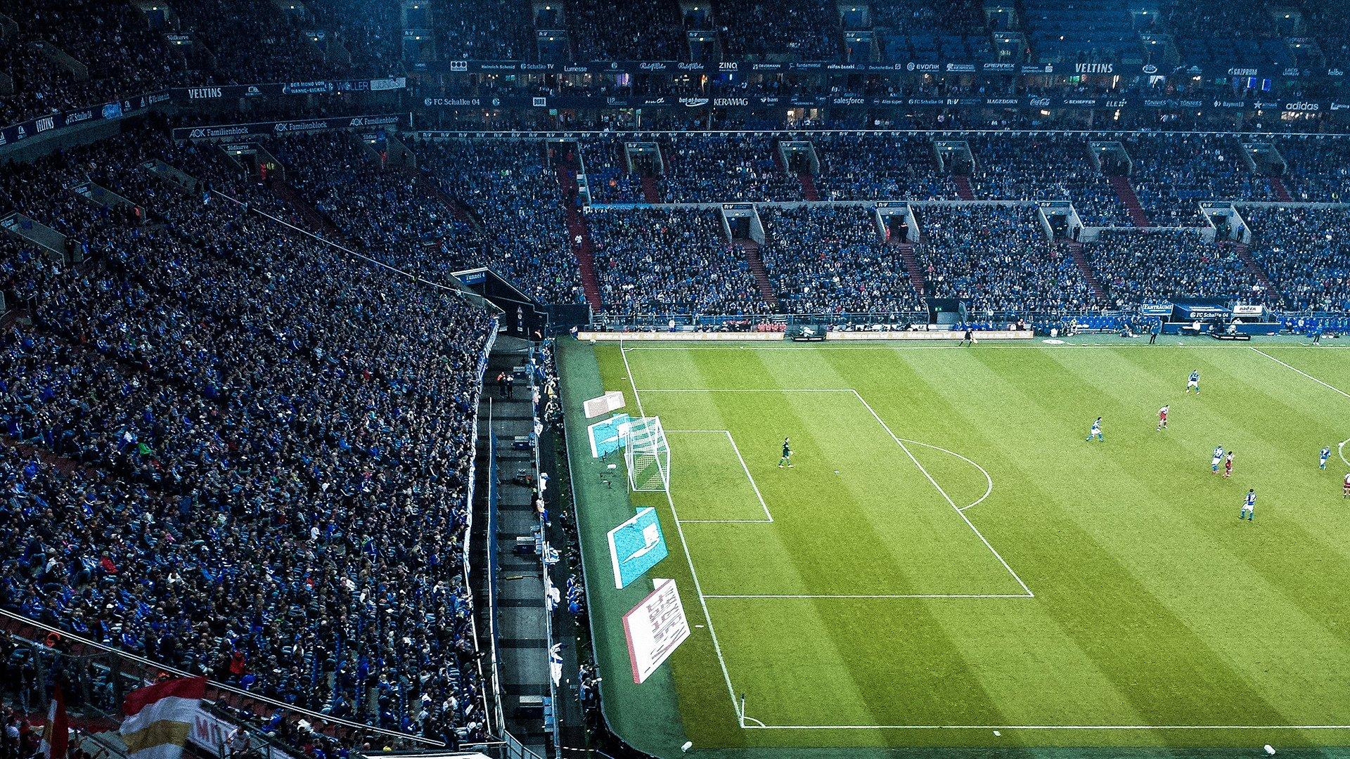 早报放下梅西，C罗与过去的自己和解，39岁传奇的黄昏与新生